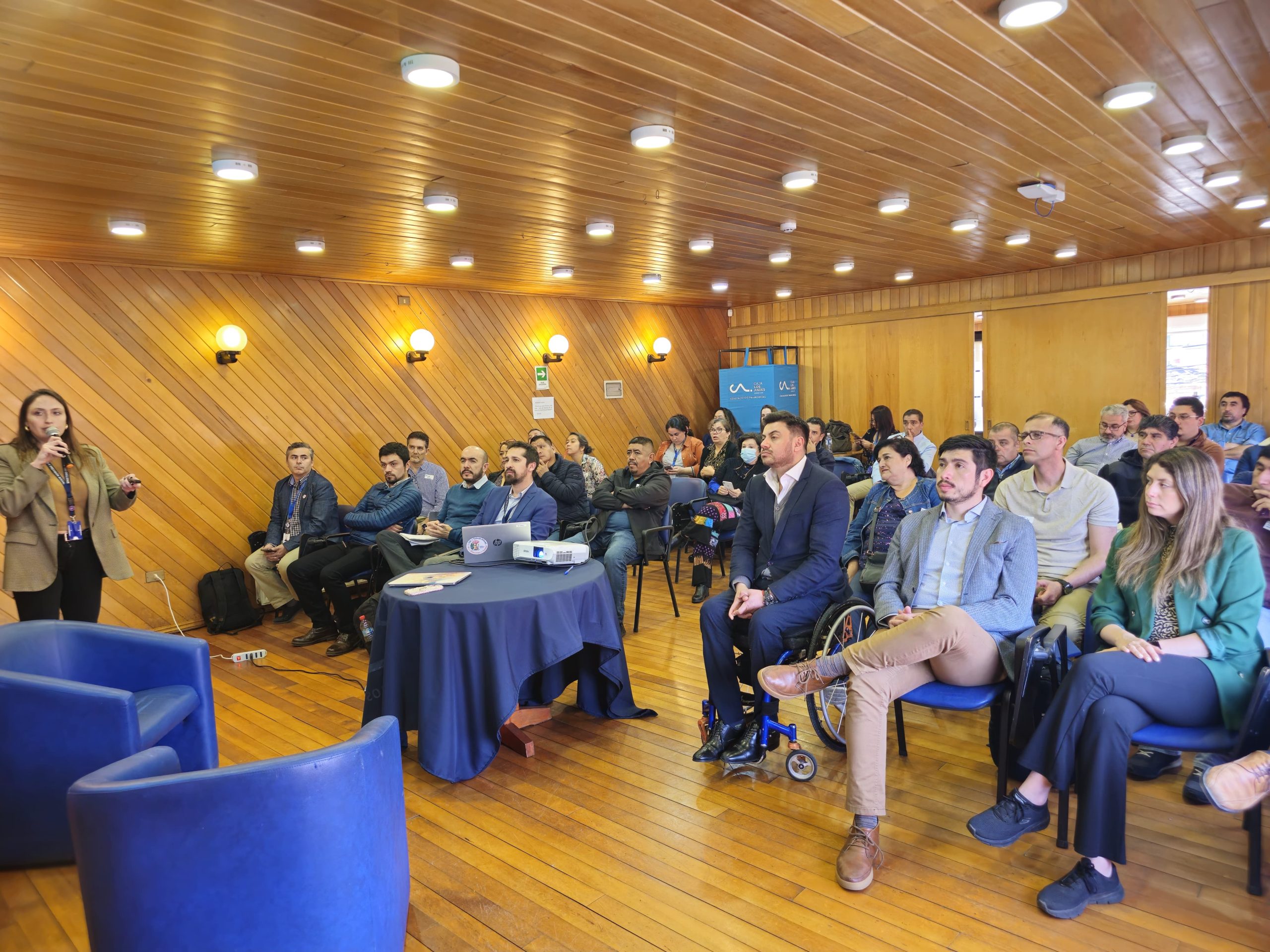 Conversatorio «Trabajo Decente para Buzos» reunió a trabajadores y empleadores del sector en Castro, Chiloé