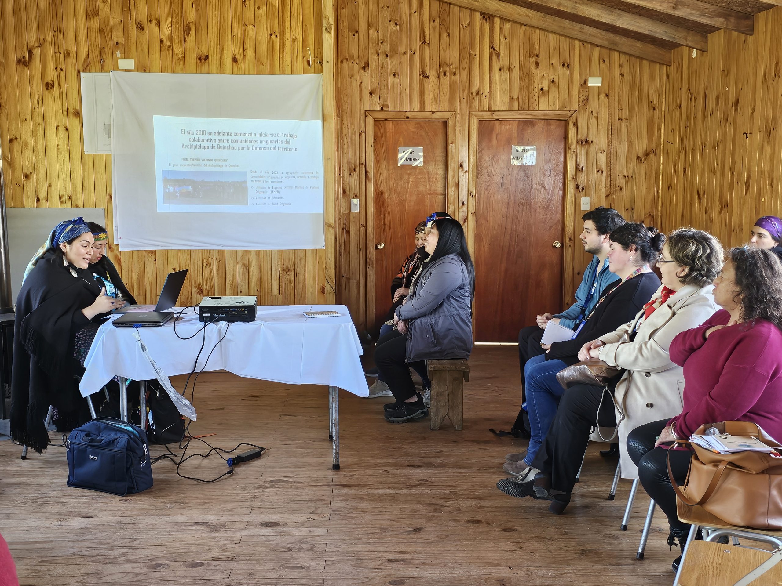 Equipos de salud y representantes de comunidades originarias del Archipiélago de Quinchao participan en jornada sobre salud intercultural 