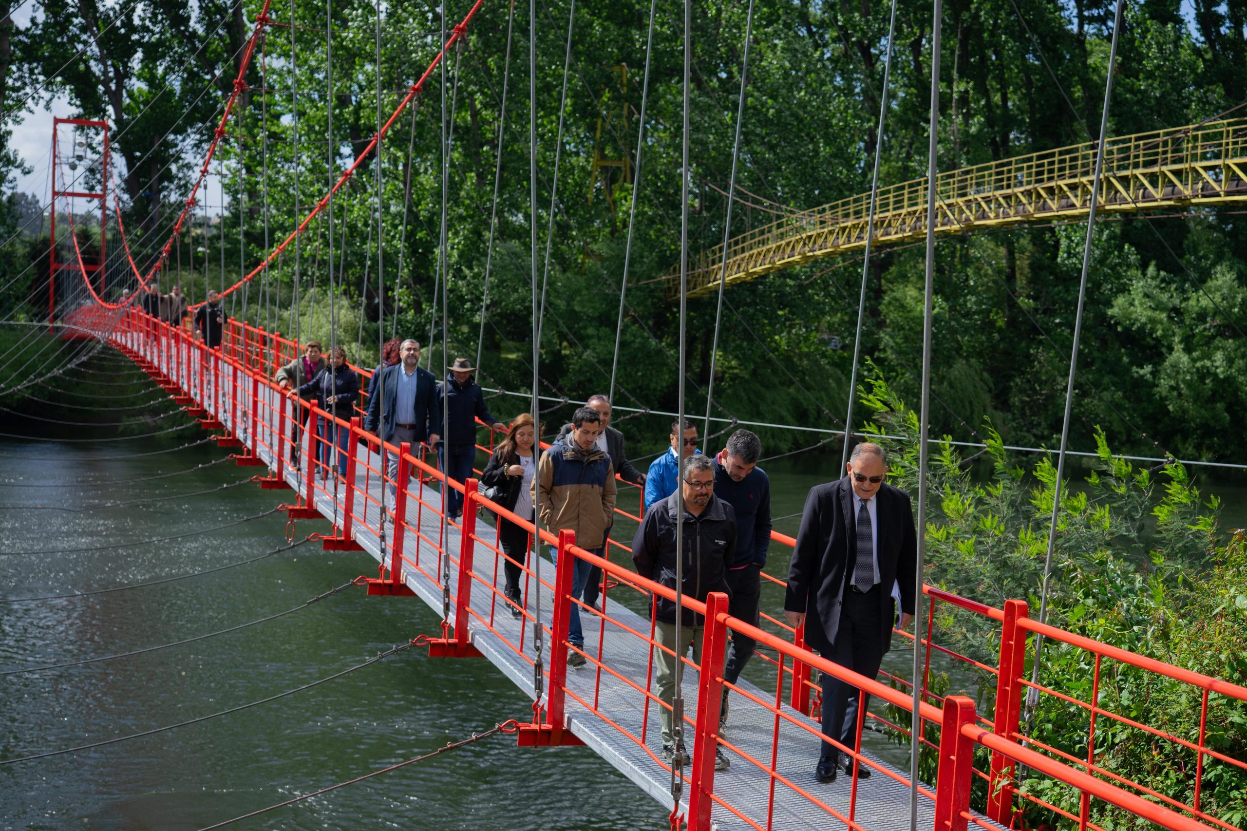 SE ENTREGÓ A USO DE LA COMUNIDAD REMOZADA PASARELA PEATONAL COLGANTE DEL PARQUE BELLAVISTA