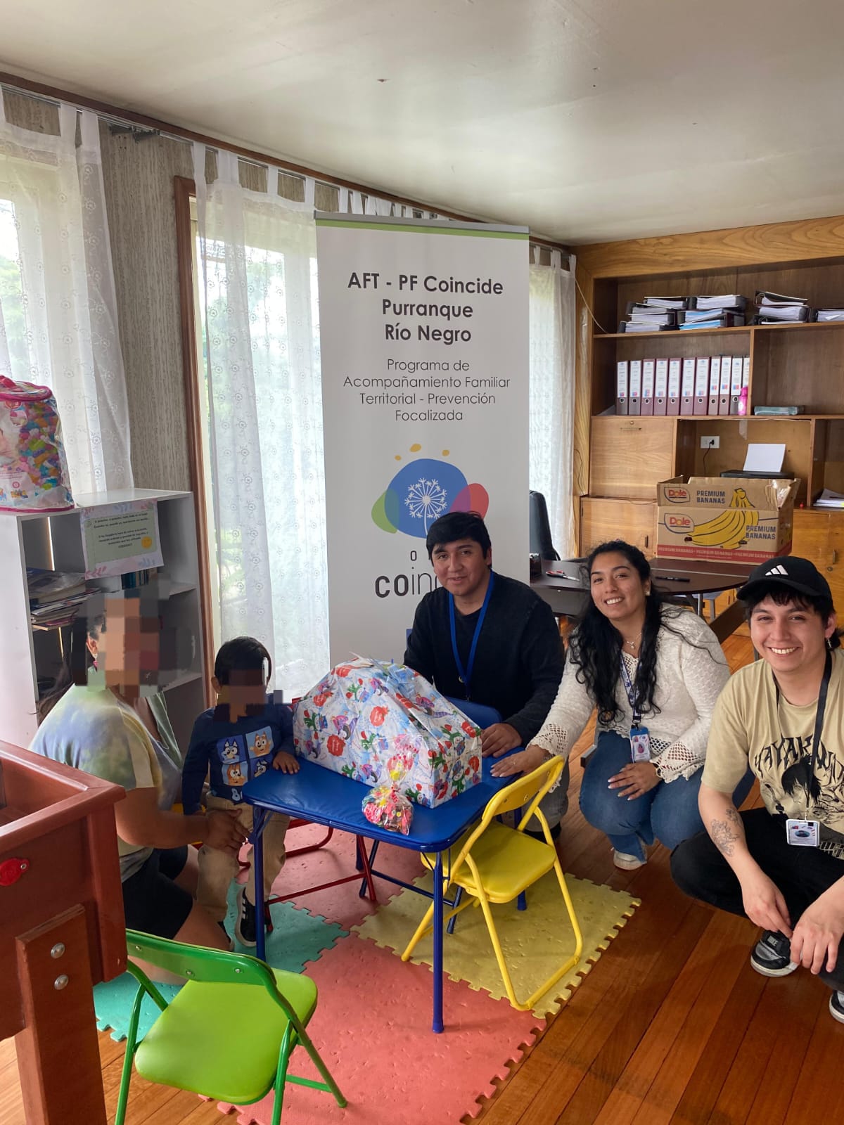 Niños y adolescentes de Programas de Acompañamiento Familiar Territorial en la provincia de Osorno disfrutaron de la entrega de sus obsequios de navidad