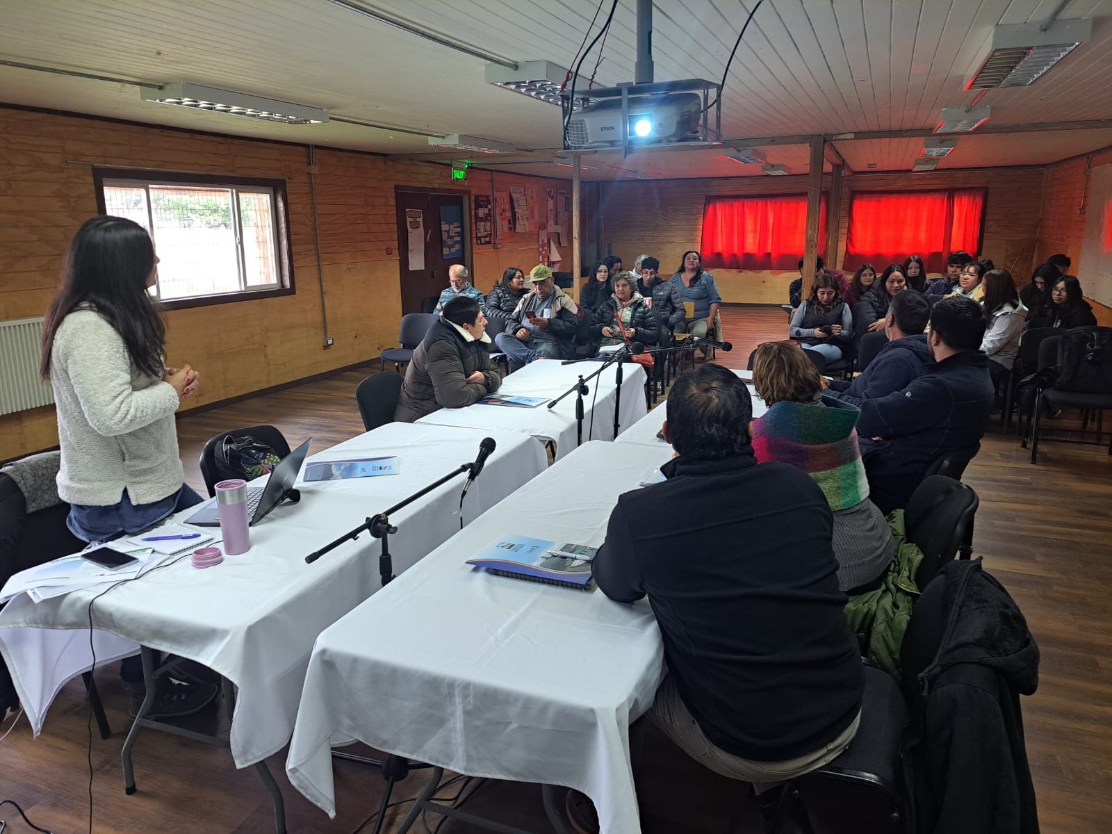 Comisión Provincial Palena sesiona por primera vez en Ayacara para abordar conectividad, subsidio eléctrico y desarrollo comunitario